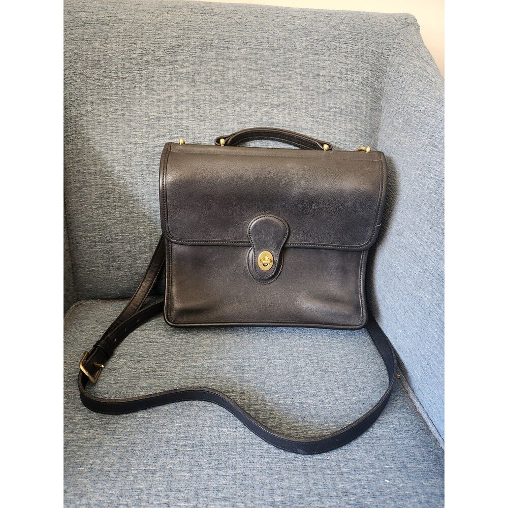 Coach Vintage "Willis" Black Leather Bag Gold-Toned Hardware & Turnlock